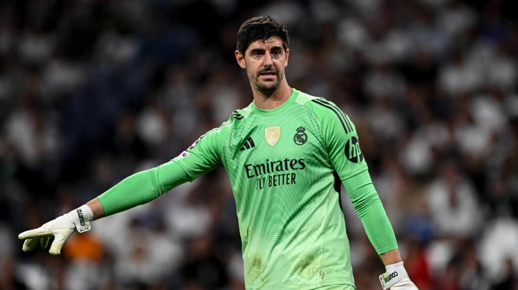Thibaut Courtois pictured in Real Madrid colours, after speaking about Rodri's move to Barcelona (photo: imagephotoagency.it via BernabeuDigital.com)