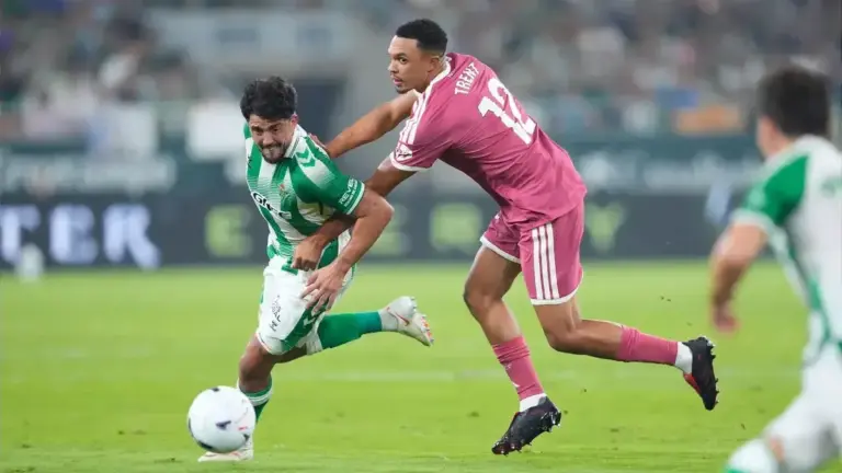 Trent Alexander-Arnold Rejects January Real Madrid Exit