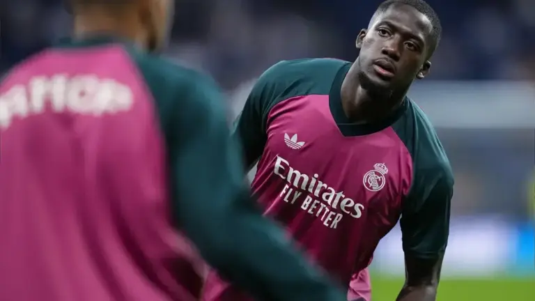 Ibrahima Konaté Suffers Knee Ligament Injury on France Duty